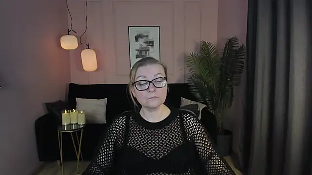 AlexandraKind online show from March 12, 2025, 6:29 am