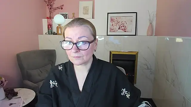 AlexandraKind online show from March 13, 2025, 9:05 pm