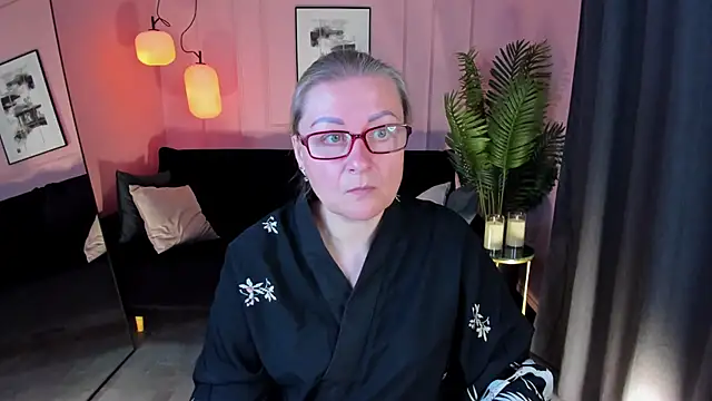 AlexandraKind online show from September 20, 2025, 1:45 pm