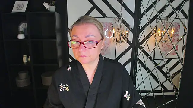 AlexandraKind online show from October 3, 2025, 1:41 pm