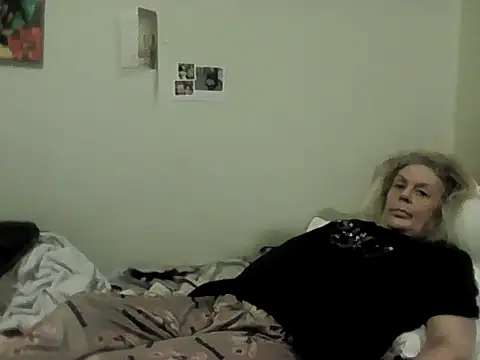 housewife shantie online show from February 10, 2026, 4:16 am