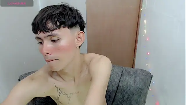 Snapshot of tanjiro_cute chatting on January 1, 2025, 7:30 am tanjiro cute online show from January 1, 2025, 7:30 am