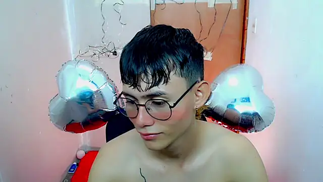 Snapshot of tanjiro_cute chatting on October 5, 2025, 10:46 am tanjiro cute online show from October 5, 2025, 10:46 am