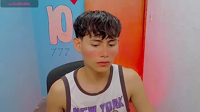 Snapshot of tanjiro_cute chatting on May 15, 2026, 4:52 am tanjiro cute online show from May 15, 2026, 4:52 am