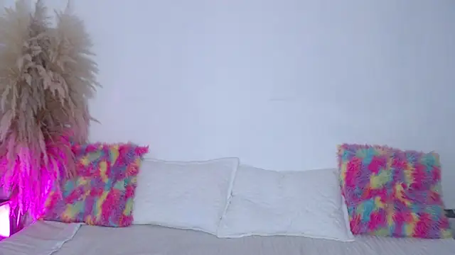 alinakiss online show from February 23, 2025, 10:42 pm