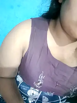 Snapshot of Love-Veronica chatting on May 10, 2026, 6:35 pm Love-Veronica online show from May 10, 2026, 6:35 pm