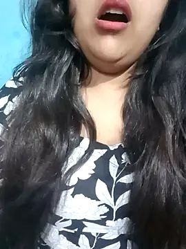 Snapshot of Love-Veronica chatting on May 11, 2026, 6:05 pm Love-Veronica online show from May 11, 2026, 6:05 pm