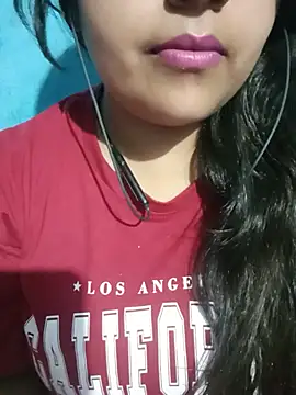 Snapshot of Love-Veronica chatting on May 15, 2026, 6:59 pm Love-Veronica online show from May 15, 2026, 6:59 pm