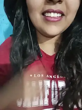 Snapshot of Love-Veronica chatting on May 17, 2026, 6:04 pm Love-Veronica online show from May 17, 2026, 6:04 pm