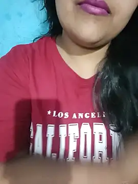 Snapshot of Love-Veronica chatting on May 21, 2026, 6:04 pm Love-Veronica online show from May 21, 2026, 6:04 pm