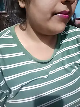 Snapshot of Love-Veronica chatting on June 3, 2026, 6:13 pm Love-Veronica online show from June 3, 2026, 6:13 pm