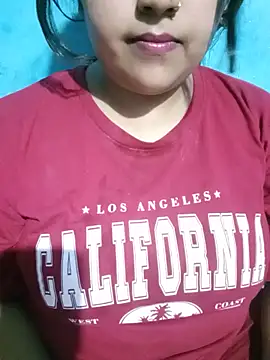 Snapshot of Love-Veronica chatting on June 28, 2026, 5:52 pm Love-Veronica online show from June 28, 2026, 5:52 pm