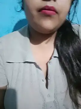 Snapshot of Love-Veronica chatting on July 7, 2026, 6:23 pm Love-Veronica online show from July 7, 2026, 6:23 pm