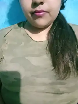 Snapshot of Love-Veronica chatting on July 23, 2026, 6:17 pm Love-Veronica online show from July 23, 2026, 6:17 pm