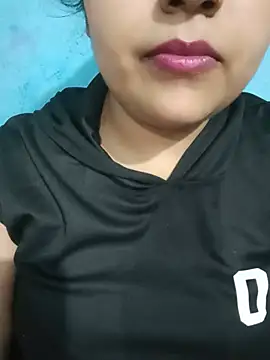 Snapshot of Love-Veronica chatting on July 28, 2026, 5:45 pm Love-Veronica online show from July 28, 2026, 5:45 pm