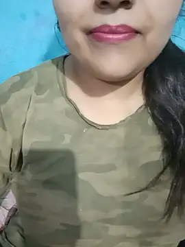 Snapshot of Love-Veronica chatting on July 31, 2026, 6:07 pm Love-Veronica online show from July 31, 2026, 6:07 pm