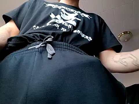 ChuckyyDee online show from December 25, 2024, 10:39 am