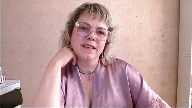 sweetsunset11 online show from May 4, 2026, 1:40 pm