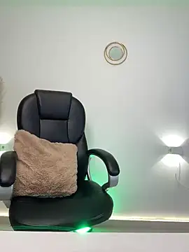 Snapshot of leylaclintonxx chatting on December 7, 2024, 7:32 pm leylaclintonxx online show from December 7, 2024, 7:32 pm