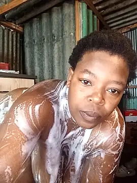 curvyloneah75 online show from February 18, 2026, 7:26 am