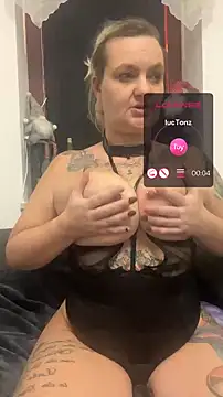 Snapshot of Inked_blondi chatting on January 4, 2025, 4:33 am Inked blondi online show from January 4, 2025, 4:33 am