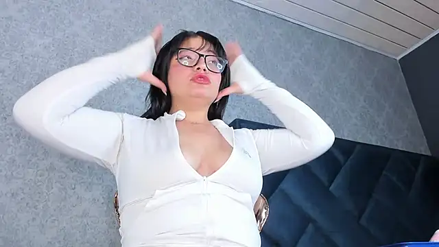 Snapshot of melody_hanks chatting on November 17, 2025, 7:19 pm melody hanks online show from November 17, 2025, 7:19 pm