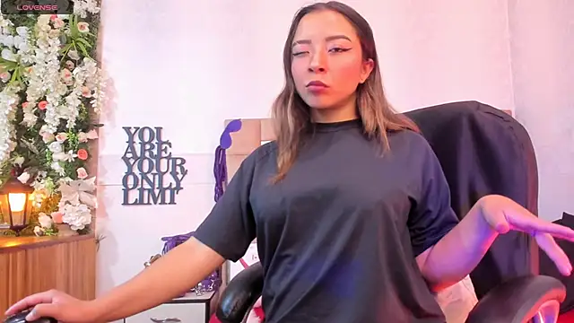 Snapshot of natacha__black_ chatting on January 29, 2025, 3:15 pm natacha black online show from January 29, 2025, 3:15 pm