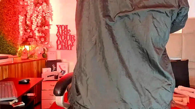 Snapshot of natacha__black_ chatting on February 23, 2025, 1:02 am natacha black online show from February 23, 2025, 1:02 am