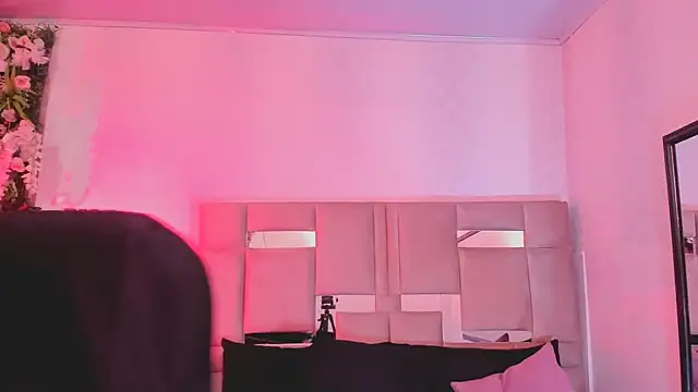 Snapshot of natacha__black_ chatting on February 25, 2025, 8:58 am natacha black online show from February 25, 2025, 8:58 am