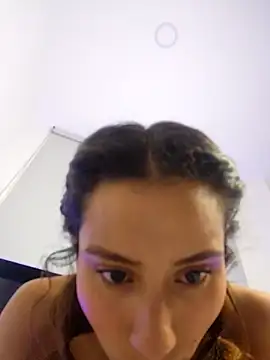 Snapshot of varenkaivanova_22 chatting on January 5, 2025, 10:43 am varenkaivanova 22 online show from January 5, 2025, 10:43 am