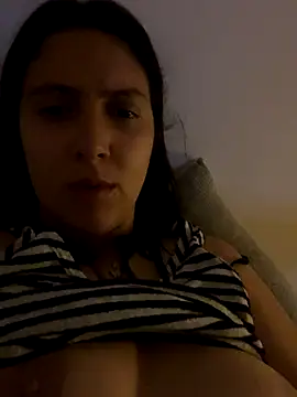 Snapshot of xBubblyBarbiexx chatting on November 11, 2025, 3:06 am xBubblyBarbiexx online show from November 11, 2025, 3:06 am