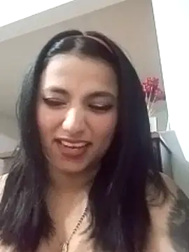 Naomy veracruz  online show from May 9, 2026, 9:09 pm