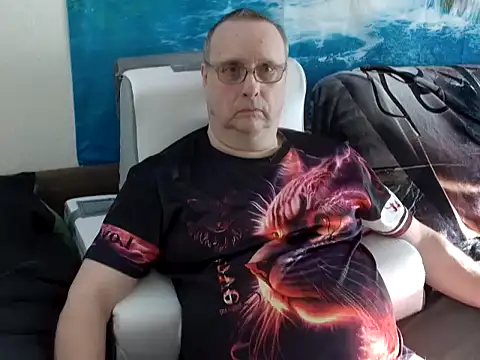 Manfred1012 online show from February 17, 2025, 2:37 pm