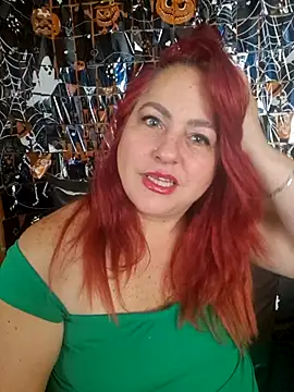 Snapshot of Scarlett45_ chatting on October 15, 2025, 8:09 pm Scarlett45 online show from October 15, 2025, 8:09 pm