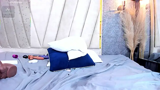 Madison-Diaz online show from February 26, 2025, 5:17 pm