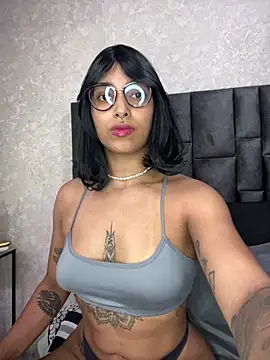 LollaByer online show from March 8, 2025, 10:34 pm