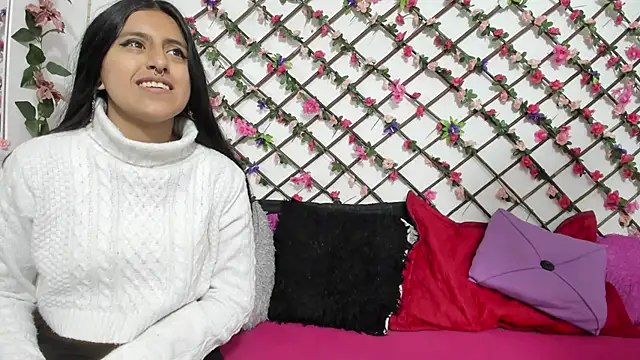 Snapshot of thedream_girls chatting on February 21, 2025, 11:33 am thedream girls online show from February 21, 2025, 11:33 am