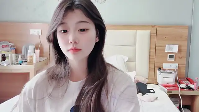 yangyang-1115 online show from February 17, 2025, 5:58 am