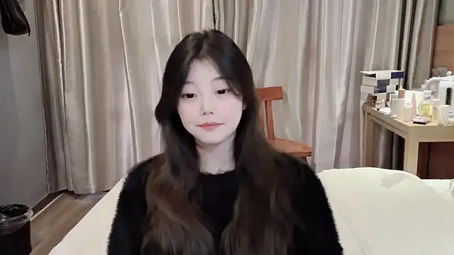 yangyang-1115 online show from February 22, 2025, 9:45 am