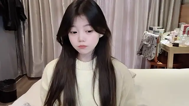 yangyang-1115 online show from March 3, 2025, 8:49 am