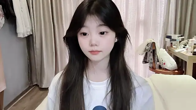 yangyang-1115 online show from March 5, 2025, 7:16 am