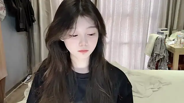 yangyang-1115 online show from March 8, 2025, 6:43 am