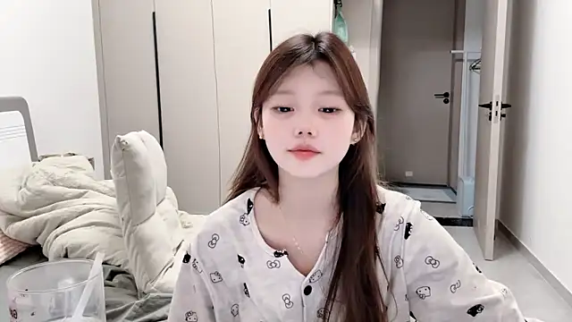 yangyang-1115 online show from October 1, 2025, 4:51 am