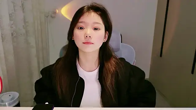 yangyang-1115 online show from December 5, 2025, 4:43 am