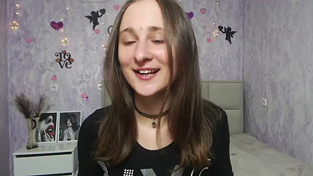 MichelLeee online show from February 5, 2025, 12:17 pm