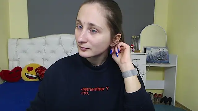 MichelLeee online show from December 3, 2025, 12:14 pm