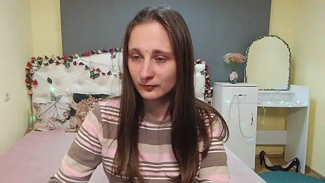 MichelLeee online show from March 10, 2026, 12:32 pm