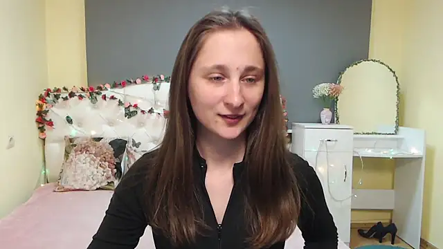 MichelLeee online show from March 17, 2026, 12:30 pm