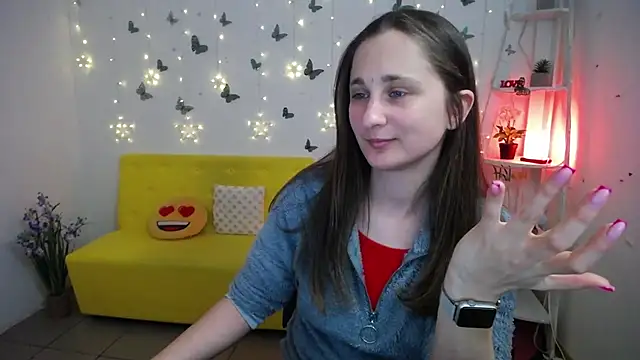 MichelLeee online show from May 4, 2026, 11:28 am