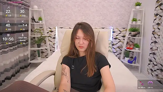 Snapshot of DreamyLinaa chatting on June 15, 2026, 7:49 pm DreamyLinaa online show from June 15, 2026, 7:49 pm